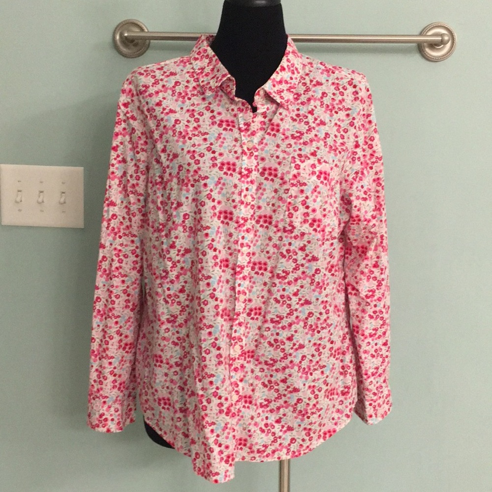 Old Navy Spring Valentine floral button down XL